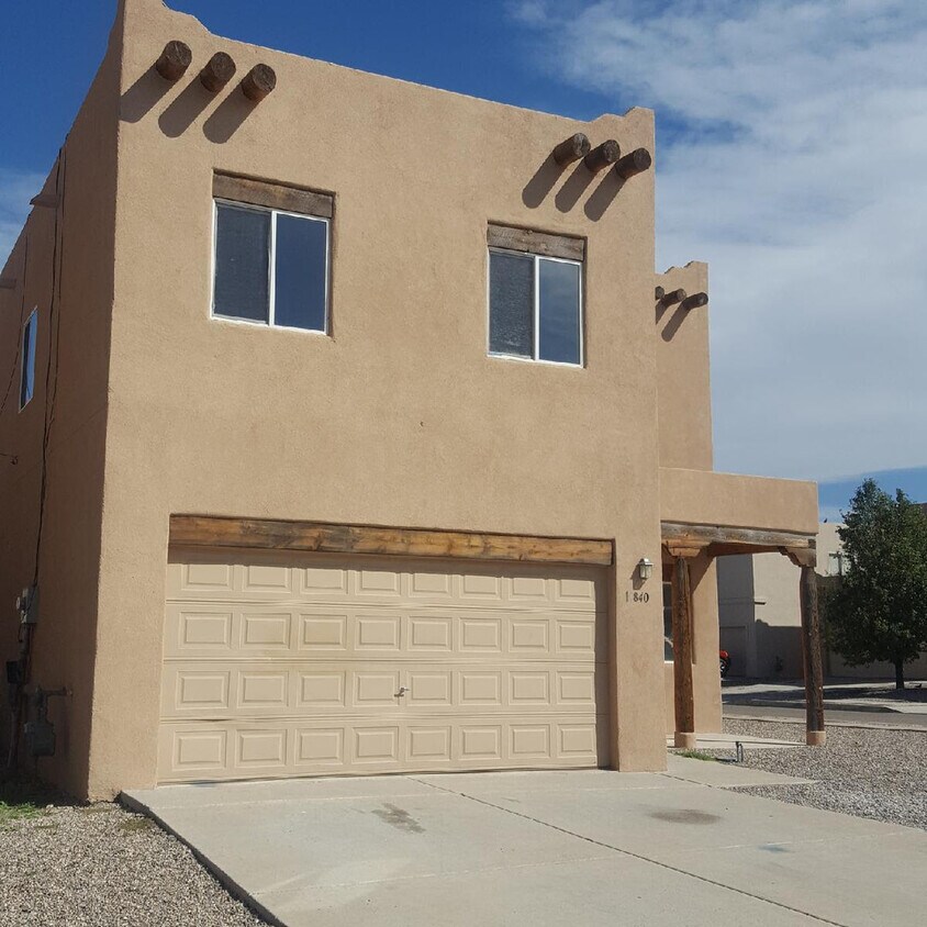 Building Photo - 5BR, 2.5BA, 2CG