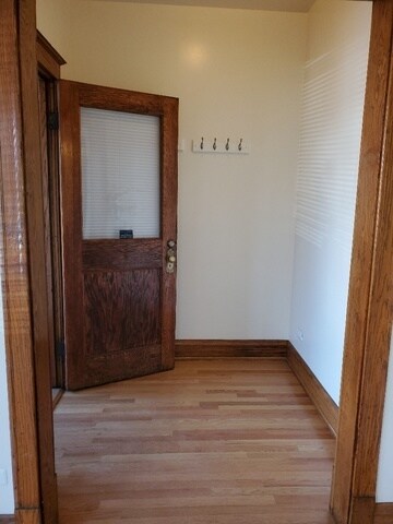 Building Photo - 2829 W Fullerton Ave