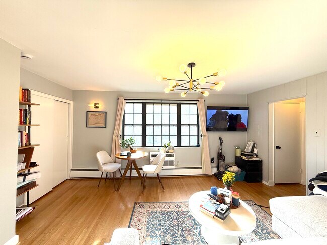 Foto del edificio - 1011 Montgomery Ave