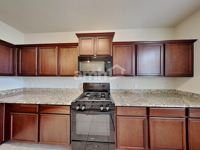 Foto del edificio - 9055 Lone Cypress Dr
