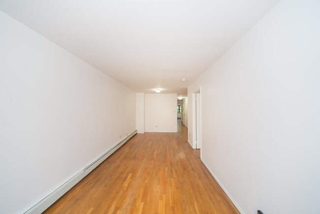 Building Photo - 71 Sutton Street