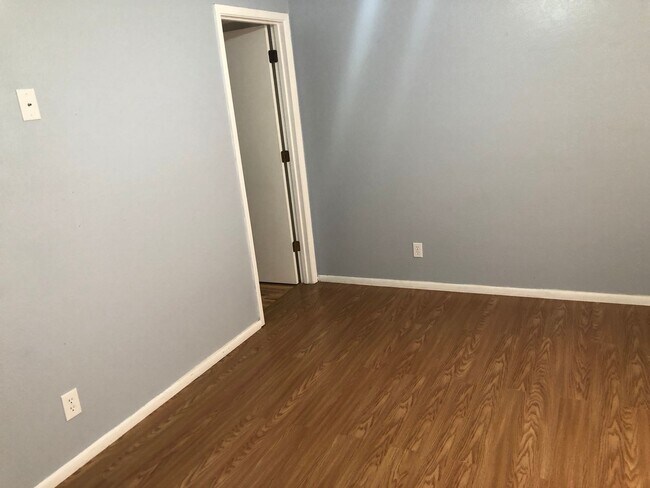 Foto del edificio - 3029 E Cicero St