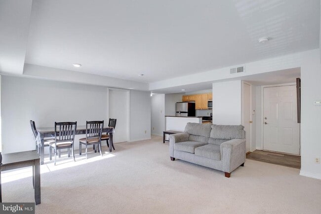 Building Photo - 12154 Penderview Terrace