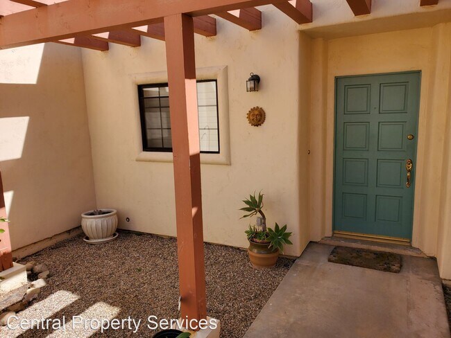 Foto del edificio - 2 br, 2 bath House - 306 E. Aliso St Unit F