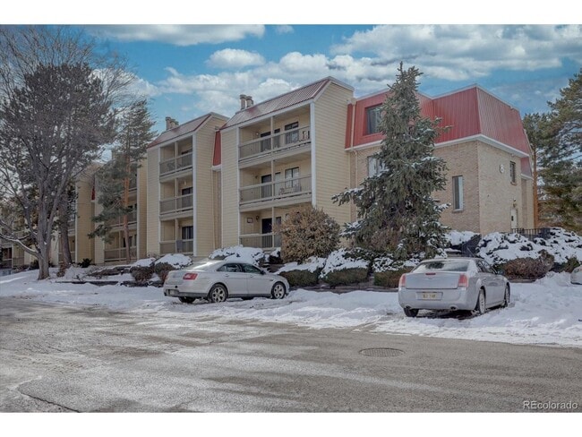 Building Photo - 14802 E Kentucky Dr