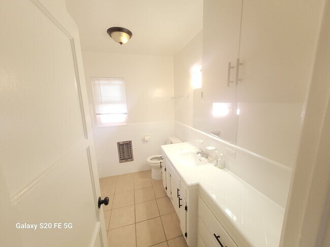 Building Photo - 4159 Somerset Dr