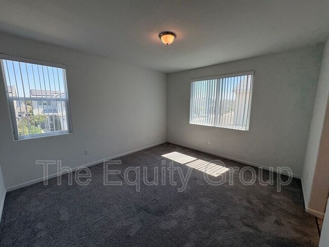 Building Photo - 3036 N Parkside St