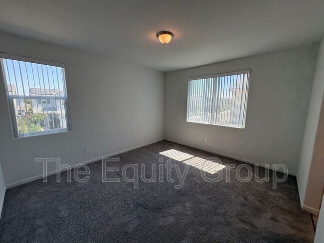 Foto del edificio - 3036 N Parkside St