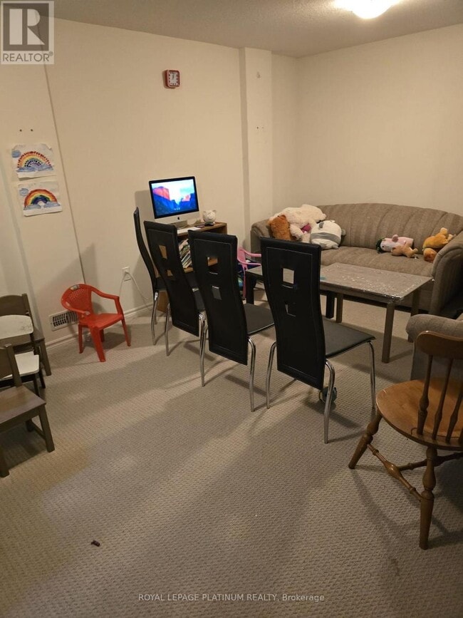 Building Photo - 21 Arlington Crescent