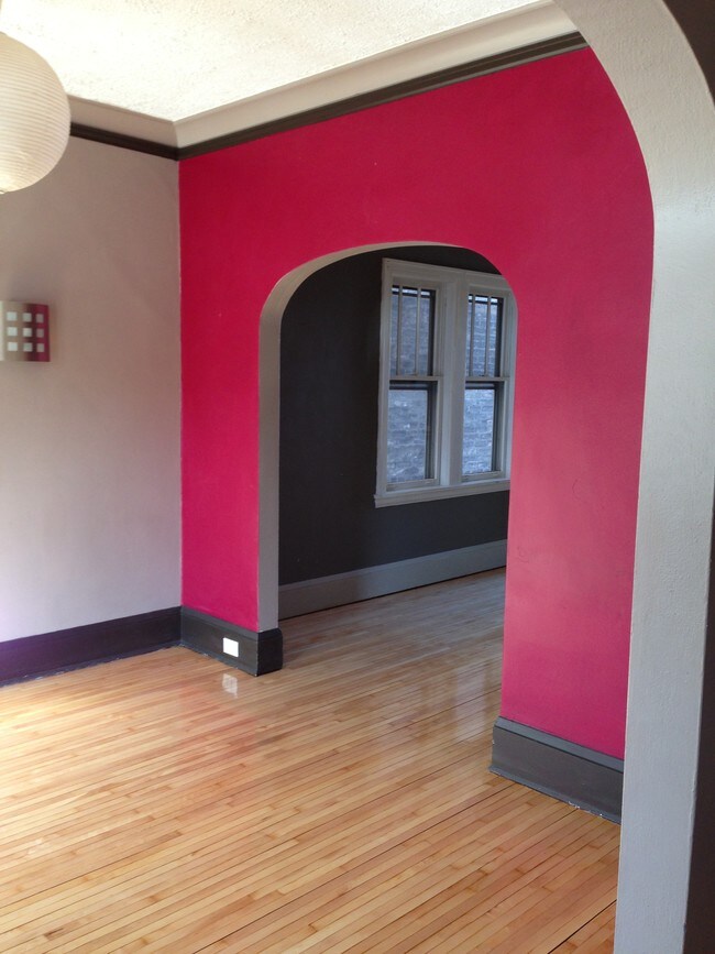Living Room - 320 E 5th St