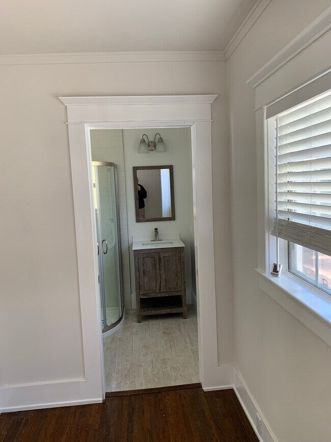 Baño/ducha remodelado - 2109 Shell Ave