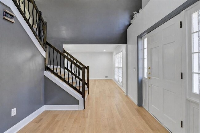 Building Photo - 525 Abernathy Rd NE