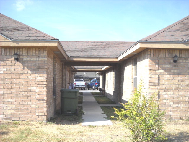 Building Photo - 322 Main Ave