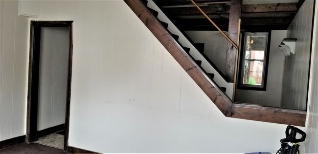 Building Photo - 2 br, 1.5 bath House - 311 N PINE ST