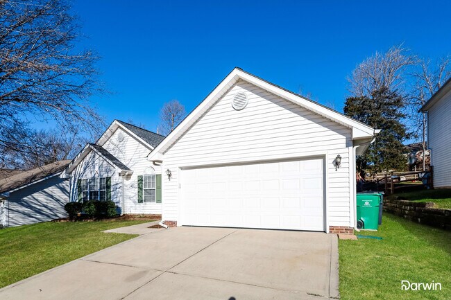 Foto del edificio - 12311 Poplar Forest Drive, Charlotte, NC 2...