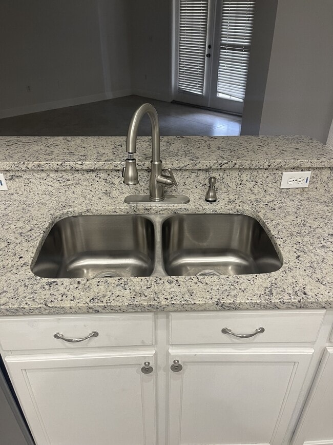 Building Photo - 3331 Whitestone Cir