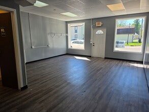Building Photo - 105 W Emeline St
