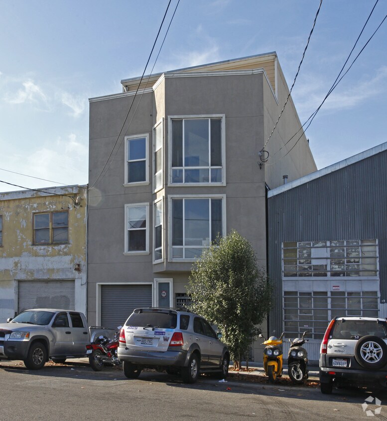 Primary Photo - 1675 Jerrold Ave