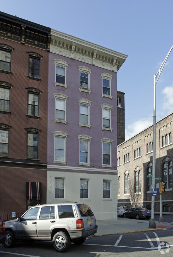 Foto del edificio - 334 Hudson St