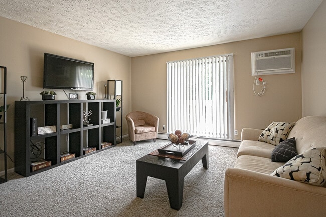 Springbrook - Living Room - Homestead Apartments