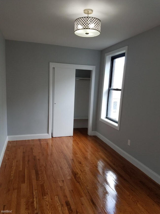 Foto del edificio - 445 Audubon Ave