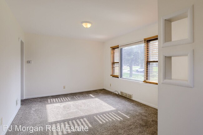 Building Photo - 3 br, 1 bath House - 6106 N 36th St.