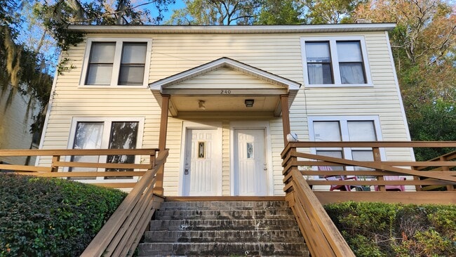 Building Photo - 240 Lake Ella Dr
