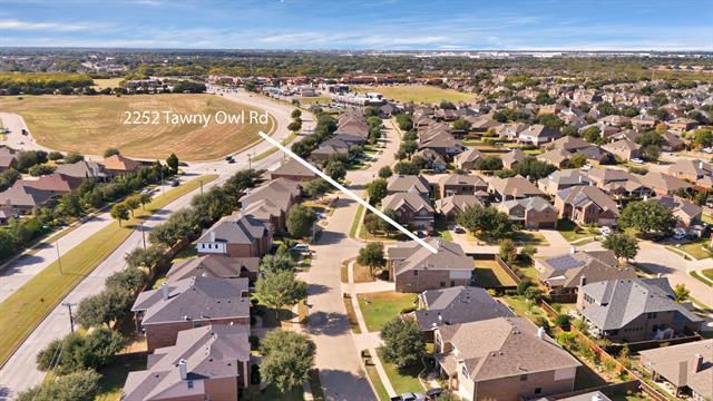 Foto del edificio - 2252 Tawny Owl Rd