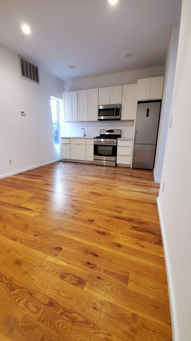 Building Photo - 85 Rockaway Ave