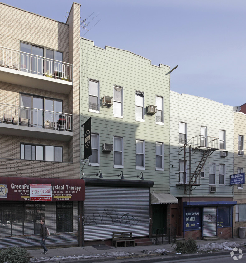 Primary Photo - 159 Greenpoint Ave