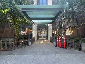 Building Photo - 1068 Hornby St