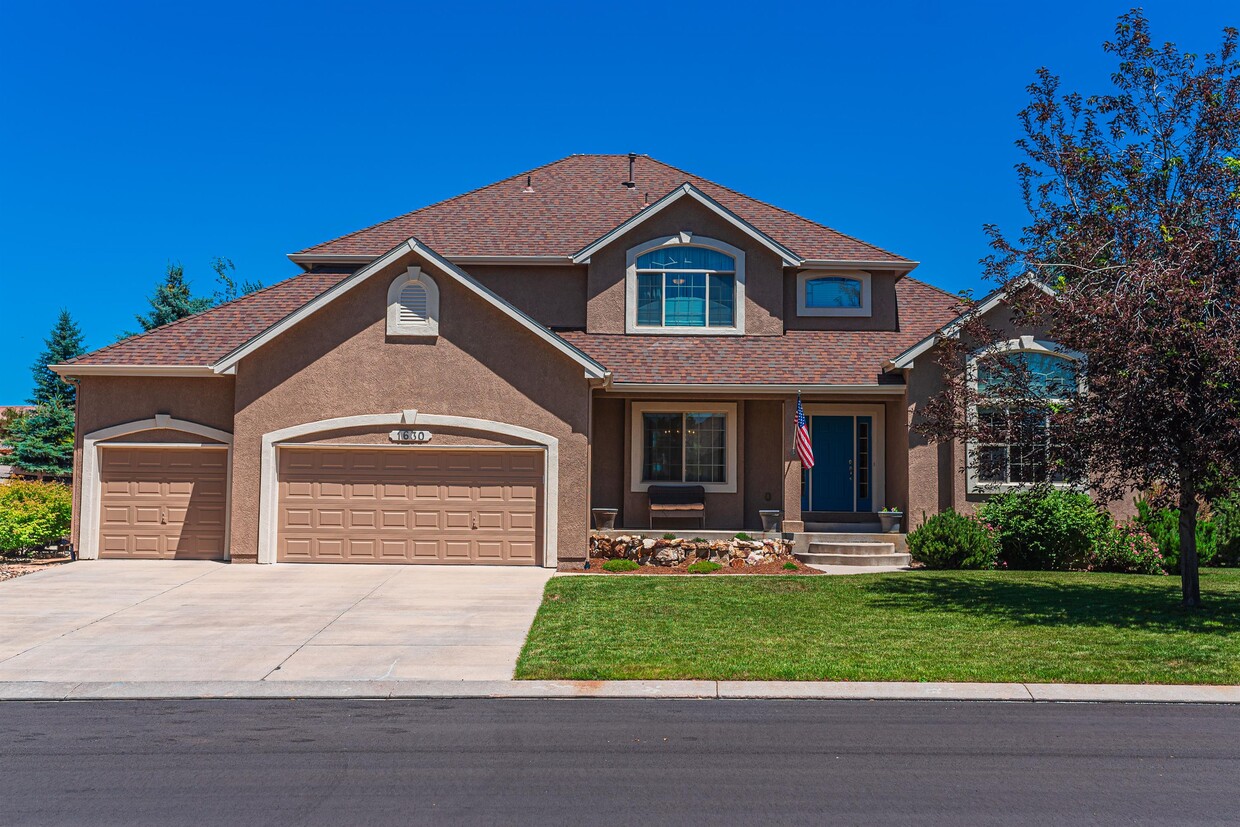 Foto principal - 1630 Oakmont Dr