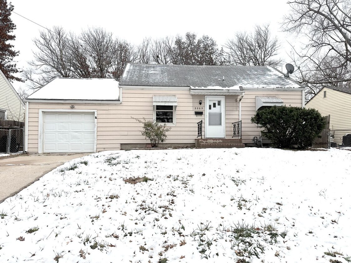 Foto principal - Cute Two Bedroom Home