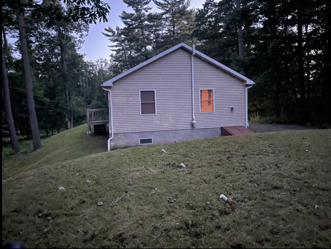 Building Photo - 115 Aspen Rd