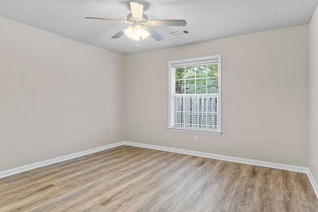 Building Photo - 2023 Summer Valley Way