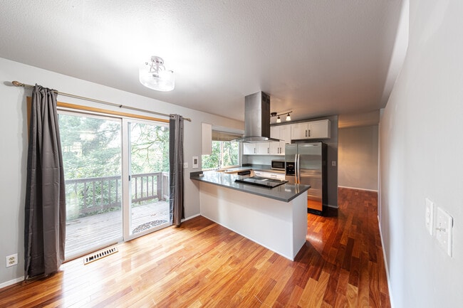 Kitchen - 3525 120th Ave SE