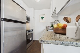 Building Photo - Gilmore  Apartments Van Nuys
