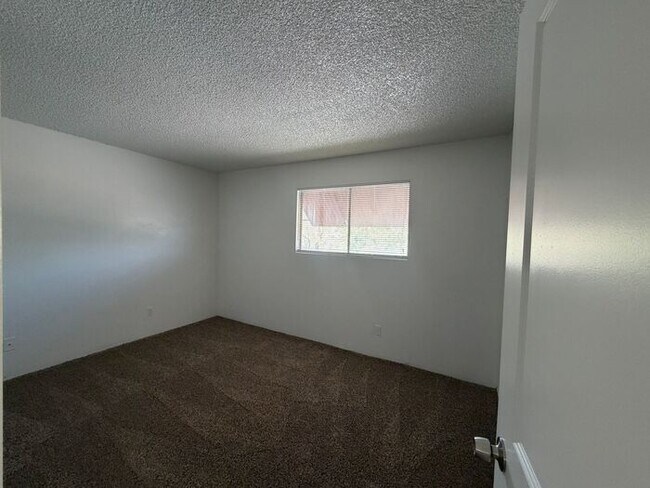 Building Photo - 2950 N Alvernon Way