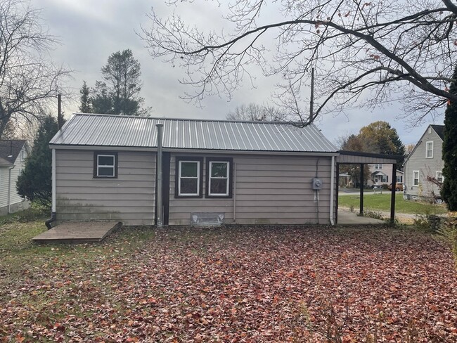 Building Photo - Renovated 3 bedroom raised Ranch in Sharps...