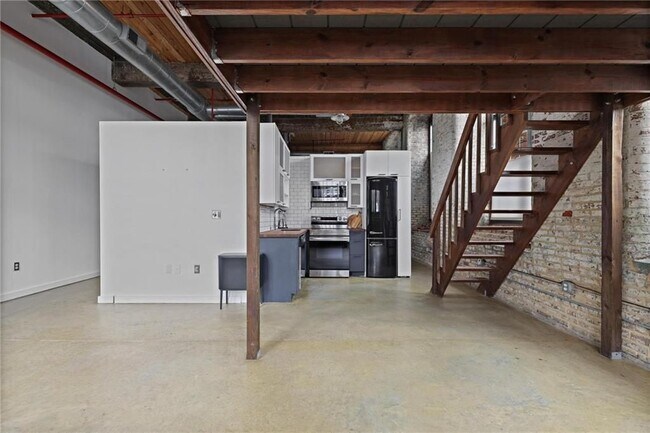 Building Photo - 170 Boulevard NE