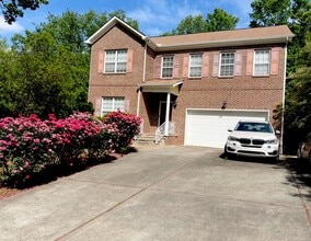 Building Photo - 112 Meadow Run