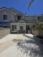 Building Photo - 109 Breakers Ln