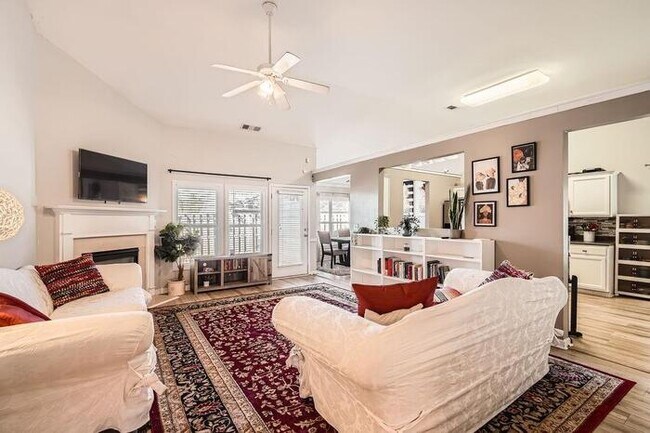 Foto del edificio - 1756 Hedington Ct SE
