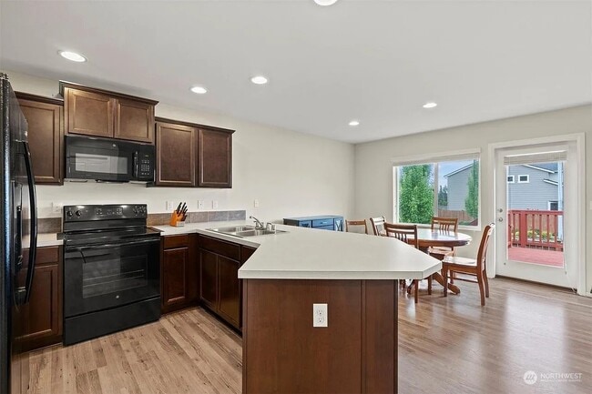 Building Photo - 1932 76th Ave SE