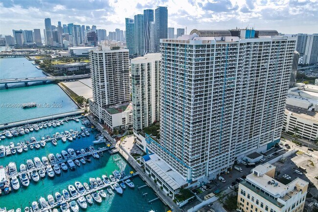 Foto del edificio - 1717 N Bayshore Dr