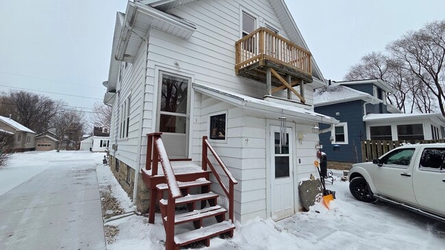 Foto del edificio - 919 Harney Ave