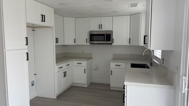 Building Photo - 45612 Kristen Ct