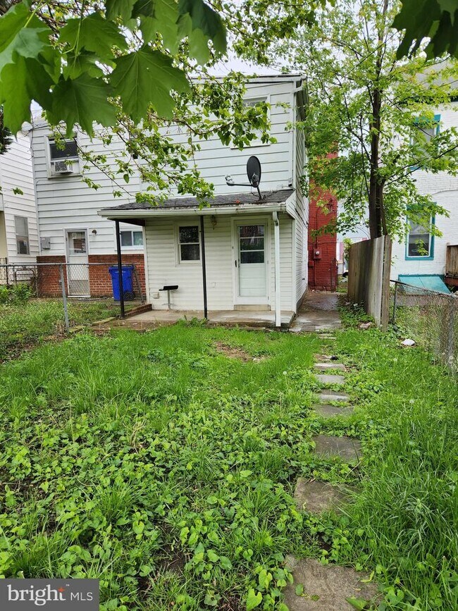 142 N Locust St, Hagerstown, MD 21740 Townhome Rentals in Hagerstown MD