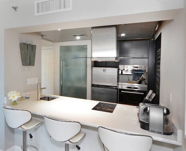 Foto del edificio - 540 Brickell Key