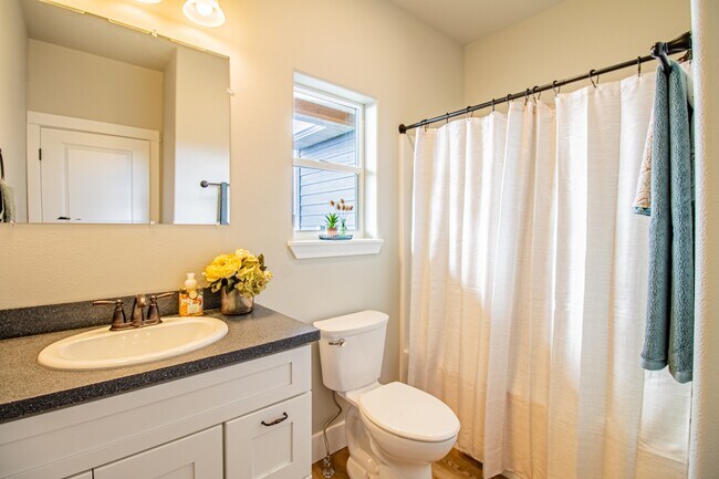 Building Photo - 1300 Mahalo Ln